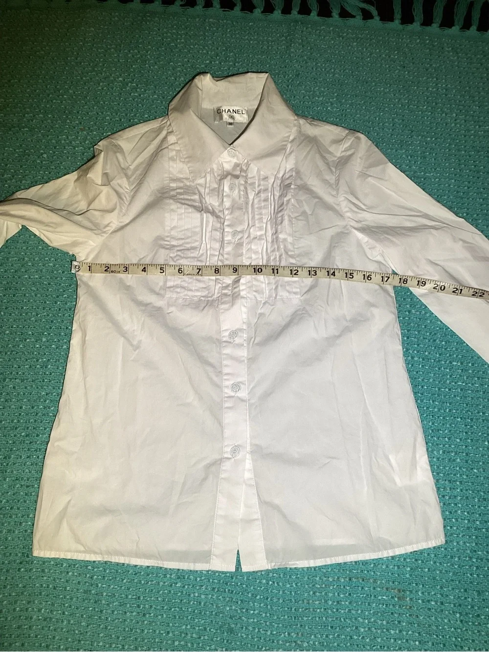 CHANEL vintage women’s Classic White Button-Up  blouse size 6